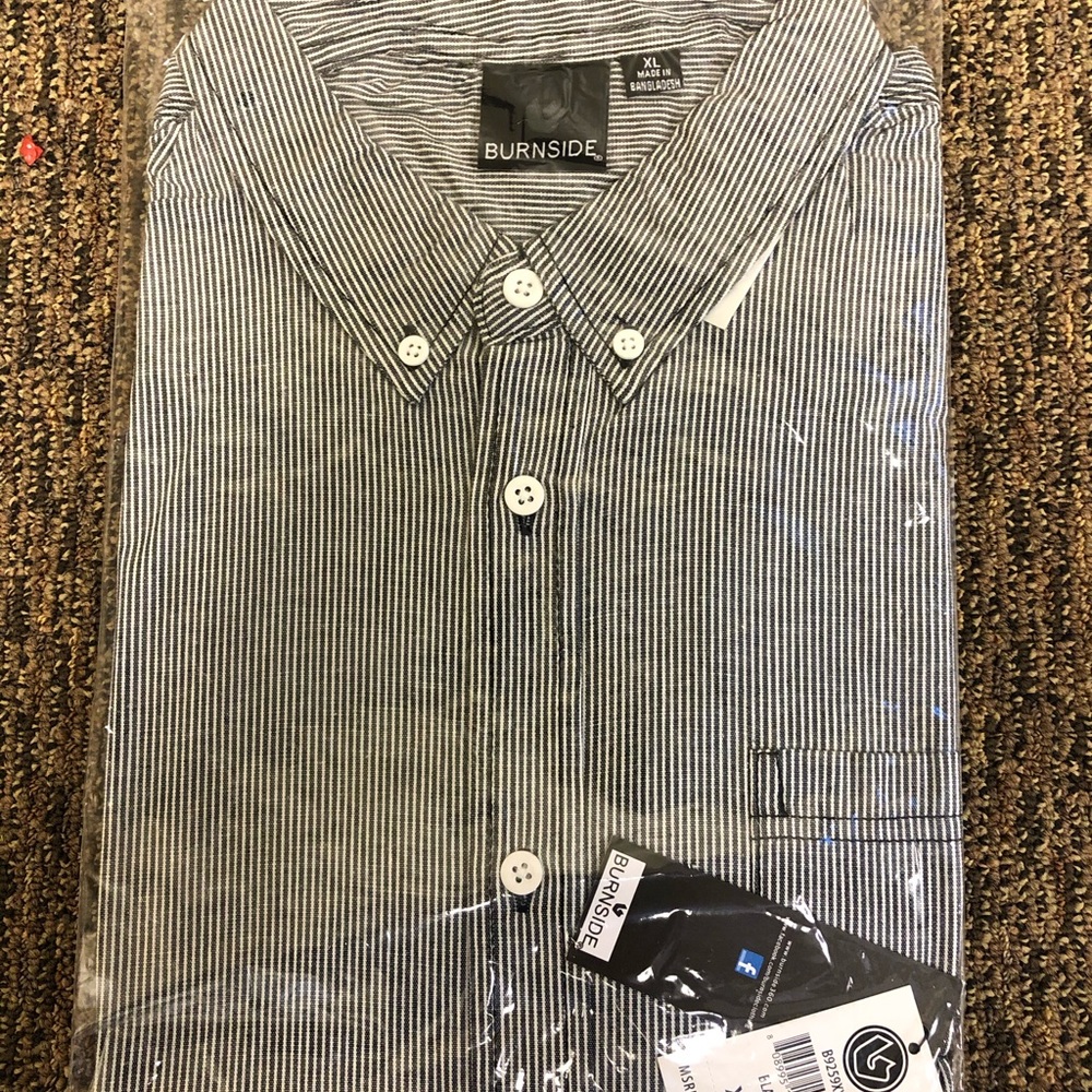 Men’s button down - Picture 8 of 8